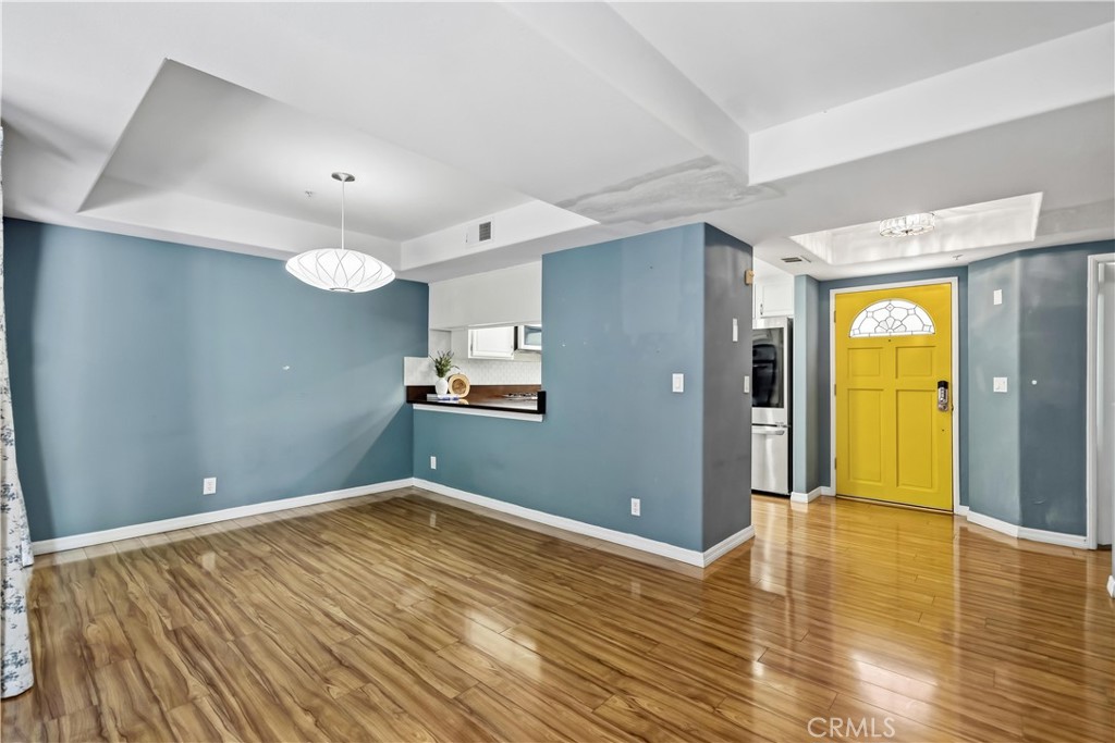 265 W California 10