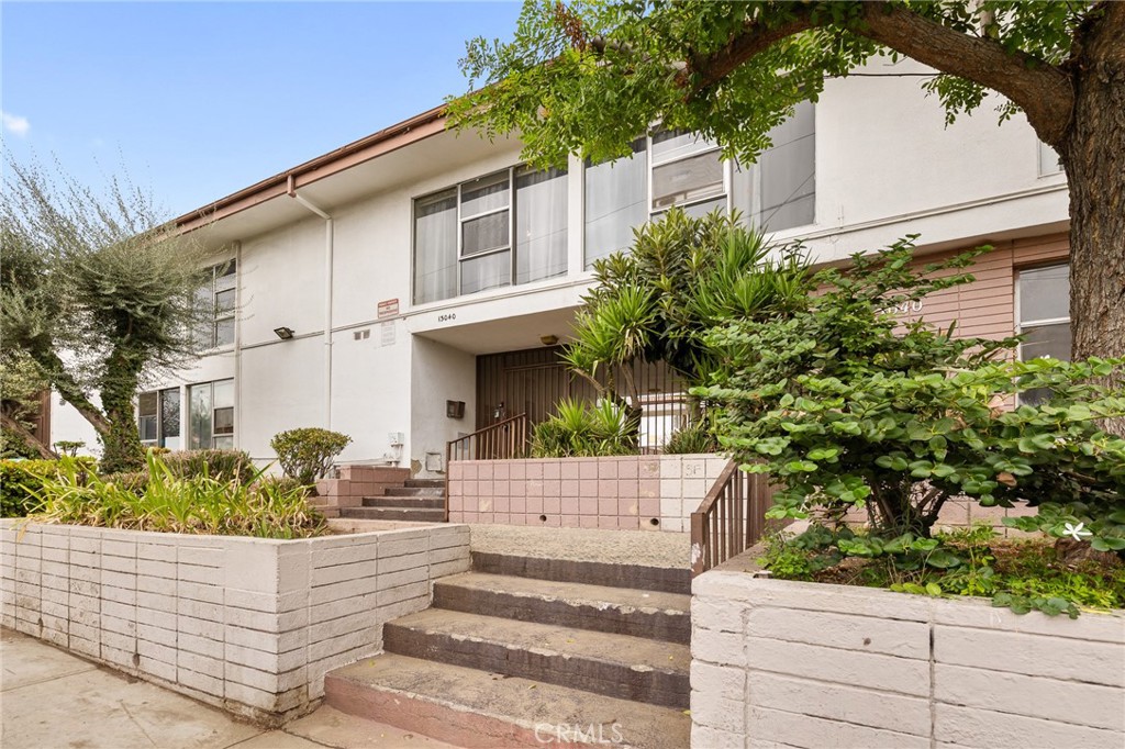 Beautifully updated 2-bedroom, 1-bath condo featuring new flooring and a fully renovated bathroom. This move-in ready home offers a bright dining area and spacious living room. Both bedrooms are generously sized and include large closets for ample storage. The kitchen comes equipped with a refrigerator. Ideally suited for a first-time homebuyer looking for a comfortable starter home or an investor seeking a solid rental property.