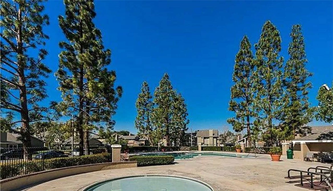 El Camino Glen (CH) - Residential Lease