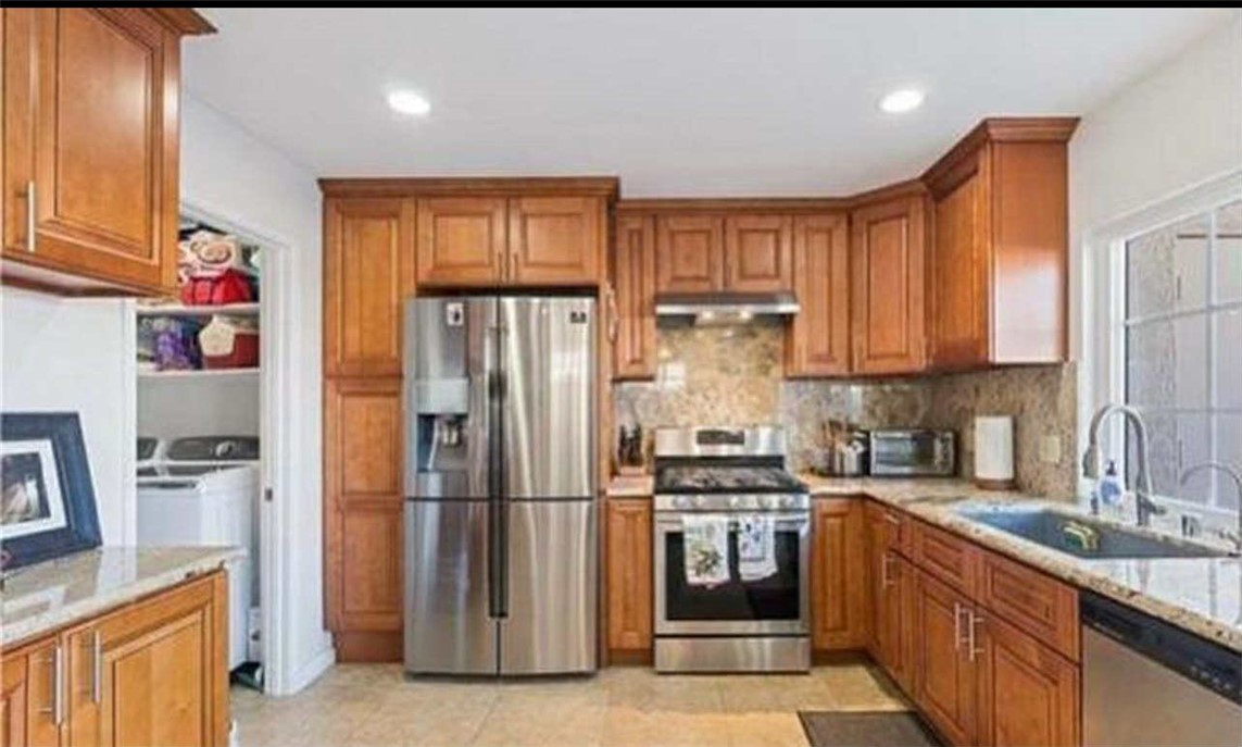 El Camino Glen (CH) - Residential Lease
