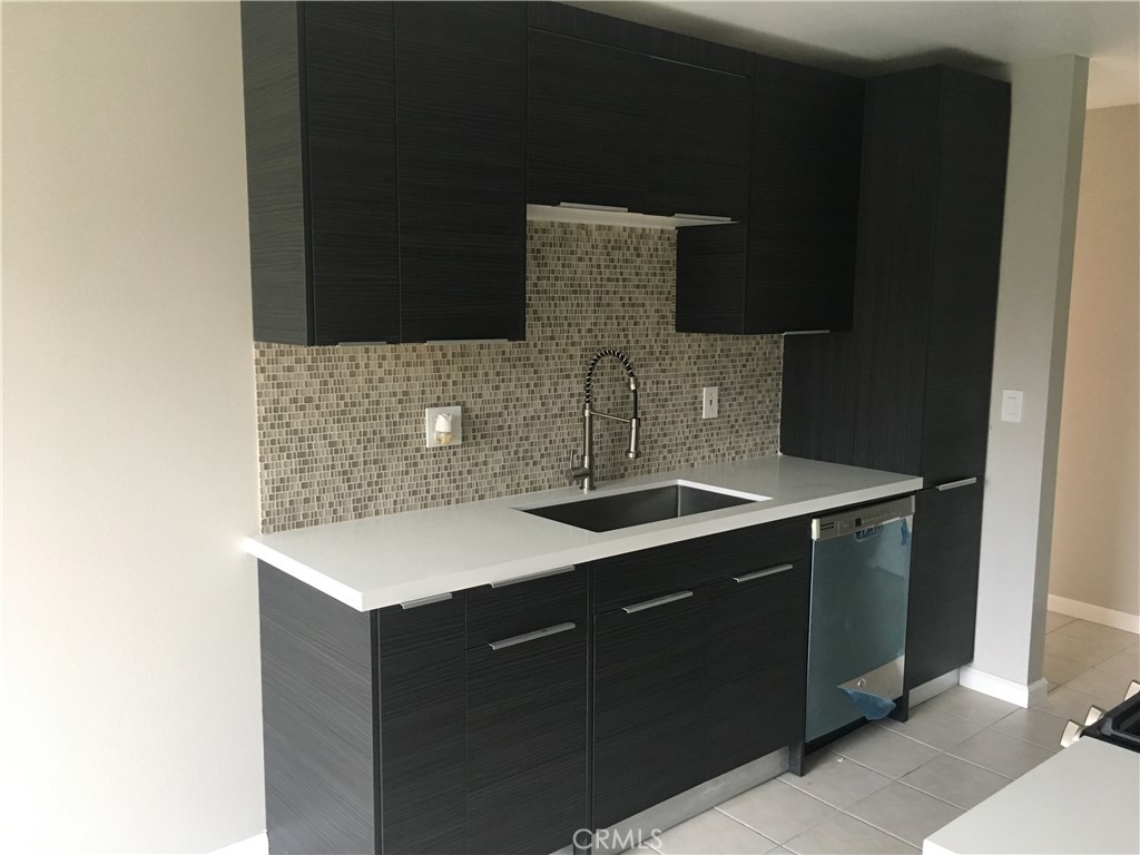 700 W La Veta Avenue G8