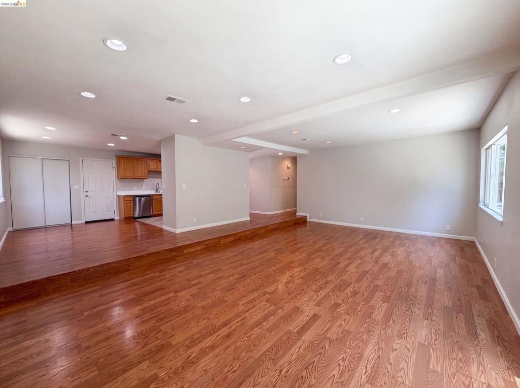 1496 Soccer Ct