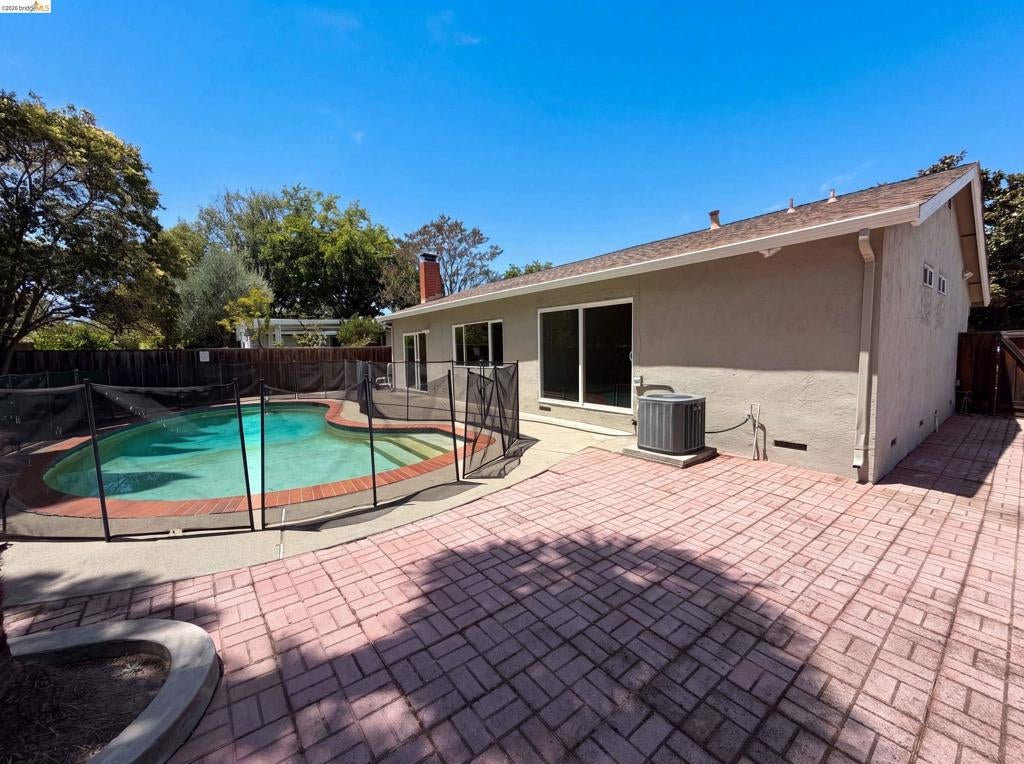 1496 Soccer Ct