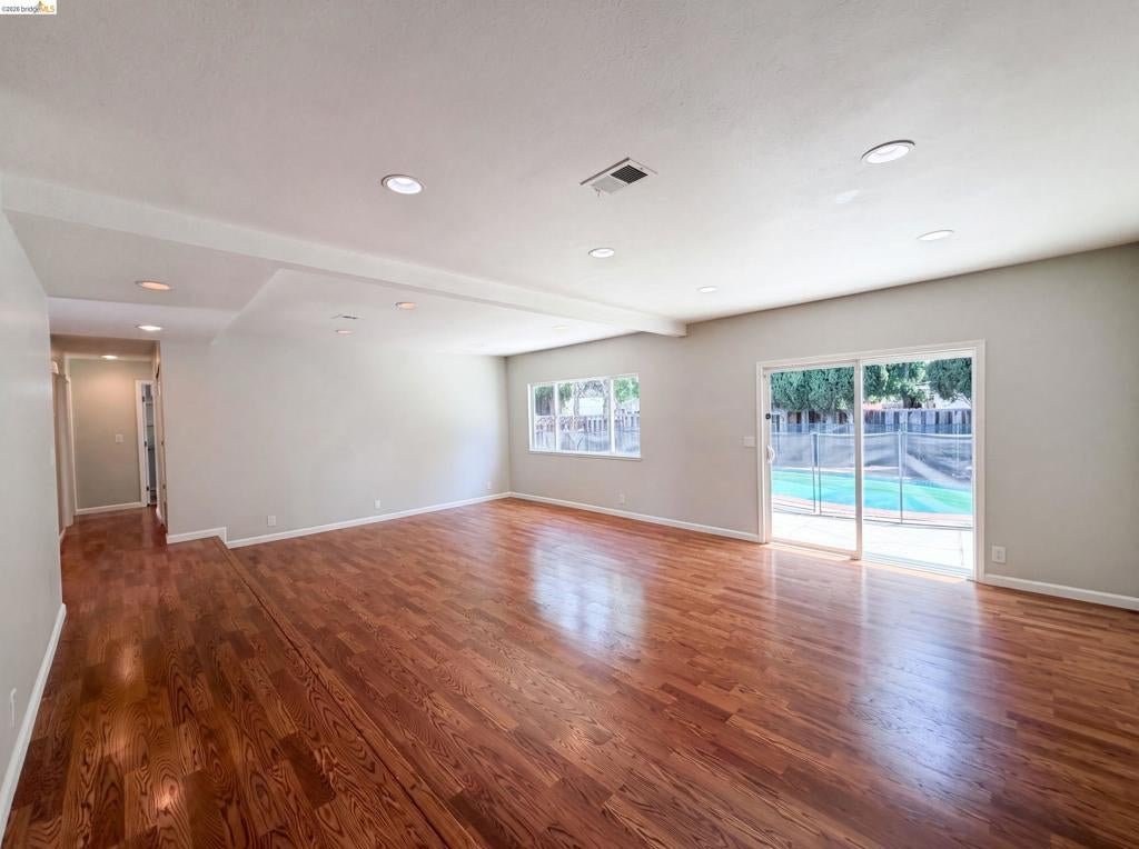 1496 Soccer Ct