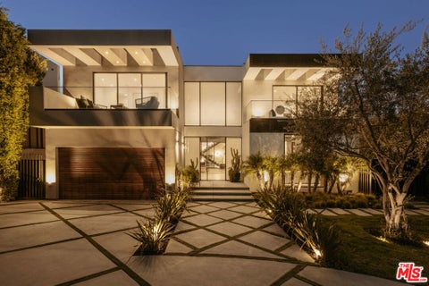 Photo of 7107 Macapa Drive, Los Angeles, CA 90068 (MLS # 26996827)