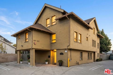 Photo of 2667 Menlo Avenue #2673 - 2, Los Angeles, CA 90007 (MLS # 26102646)