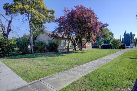 651 E 21st St, Merced, CA 95340 - MLS#: MC25248238