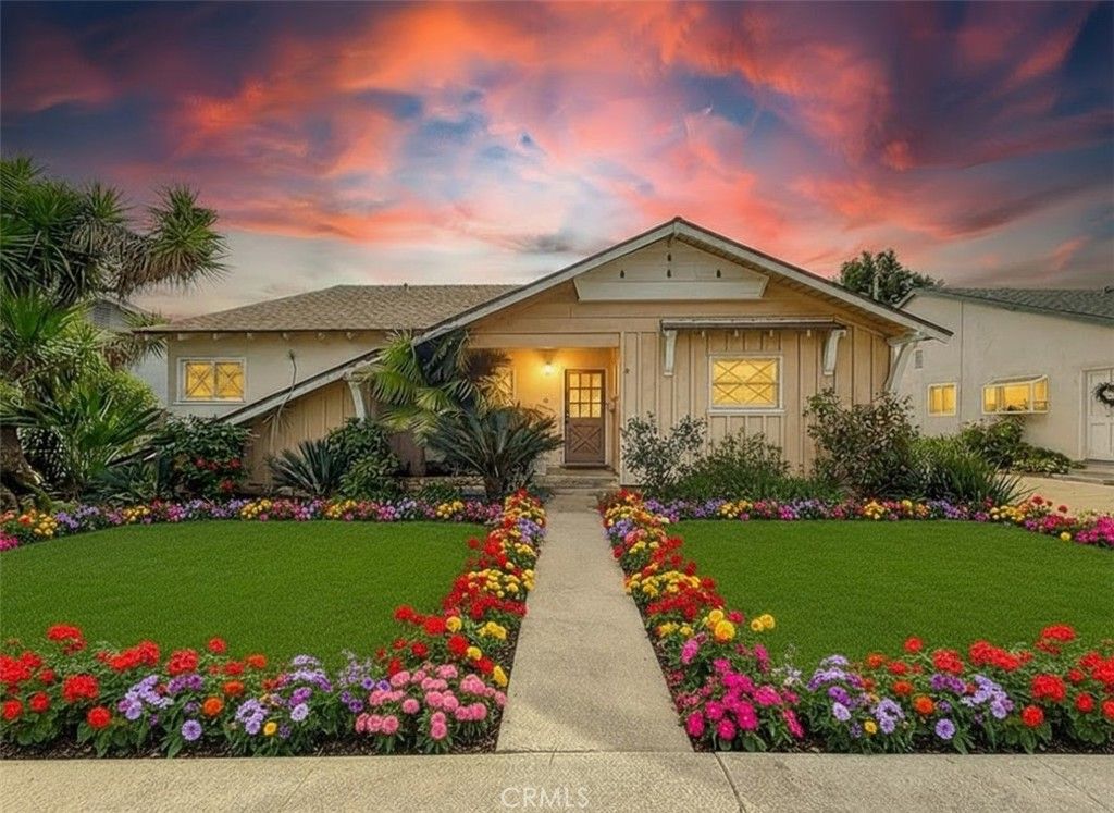 Photo of 15550 Otsego Street, Encino, CA 91436 (MLS # SR26023142)