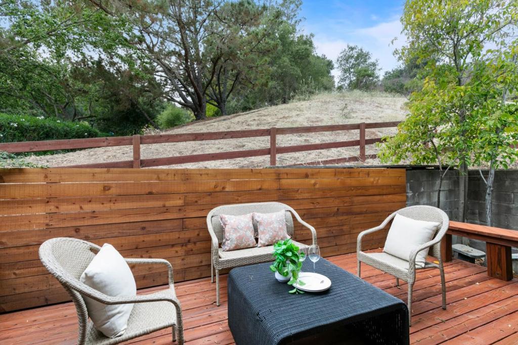 22990 Cricket Hill Road