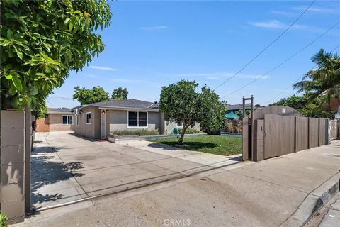 Photo of 2513 W Occidental Street, Santa Ana, CA 92704 (MLS # LG25188001)
