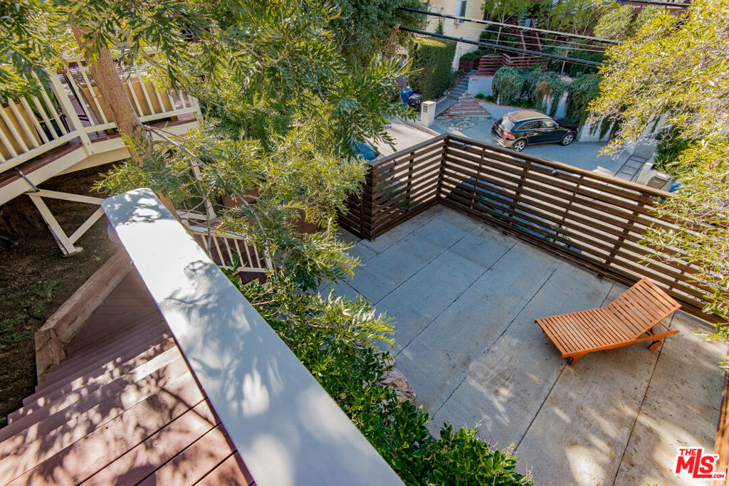 8530 Lookout Mountain Avenue