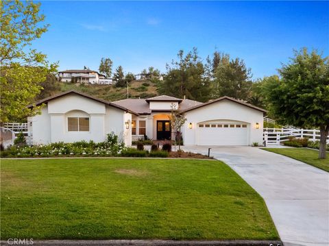 Photo of 31091 Kahwea Road, Temecula, CA 92591 (MLS # SW26091401)