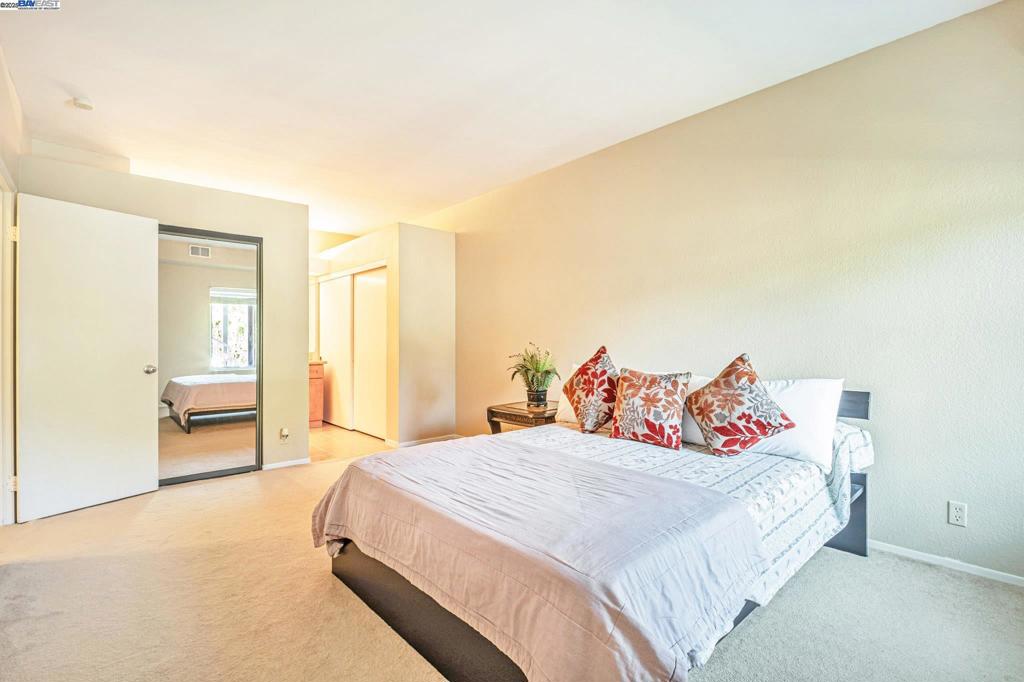 MEADOWBROOK - Residential