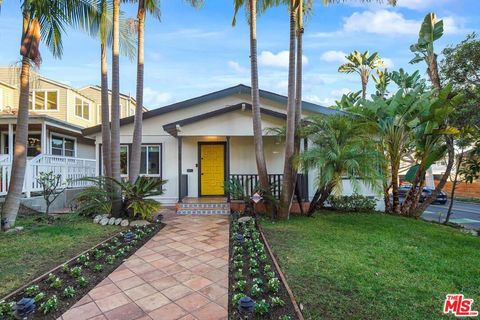 Photo of 1102 Maple Street, Santa Monica, CA 90405 (MLS # 26635203)