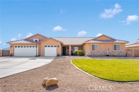 Photo of 14118 Fresian AVE, Apple Valley, CA 92307 (MLS # HD26195703)