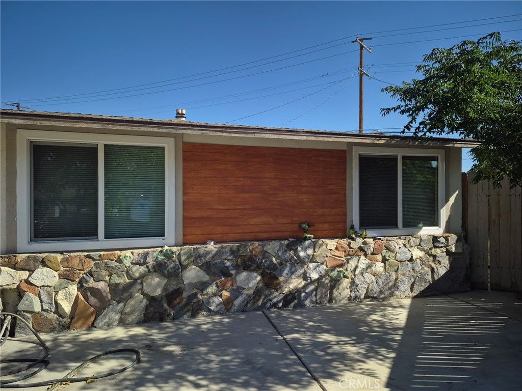Photo of 16611 Yucca Avenue, Victorville, CA 92395 (MLS # OC25243978)