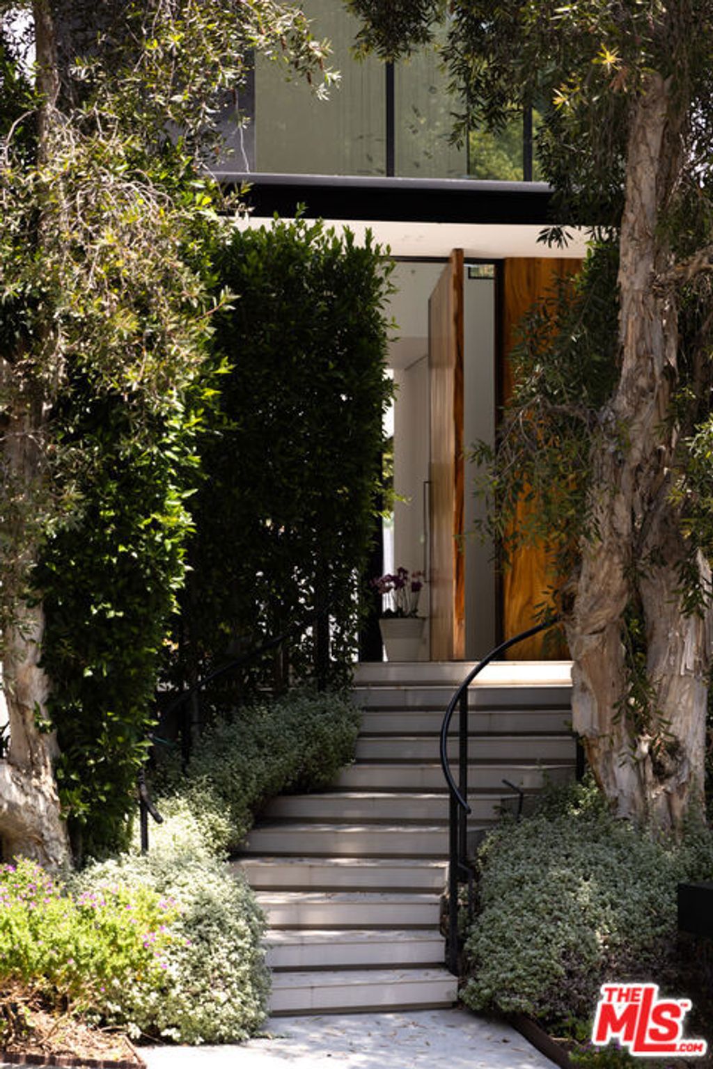 Photo of 1488 Rising Glen Road, Los Angeles, CA 90069 (MLS # 25588381)