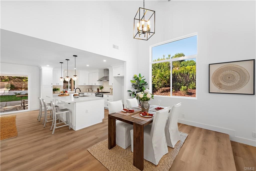 23795 Avenida Columbia