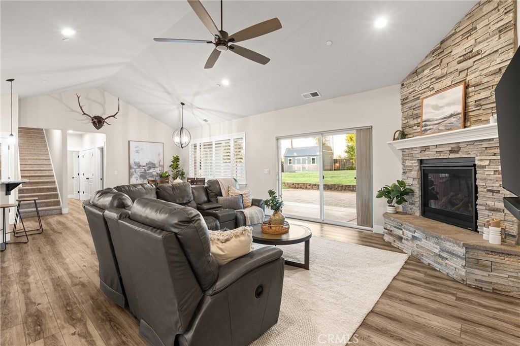1535 Elliott