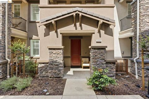 Photo of 24541 Blossom Acre WAY Way, Hayward, CA 94544 (MLS # 41133388)