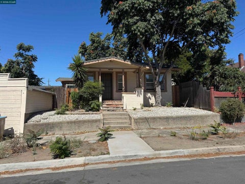 Photo of 908 914 C St ST, Antioch, CA 94509 (MLS # 41150323)