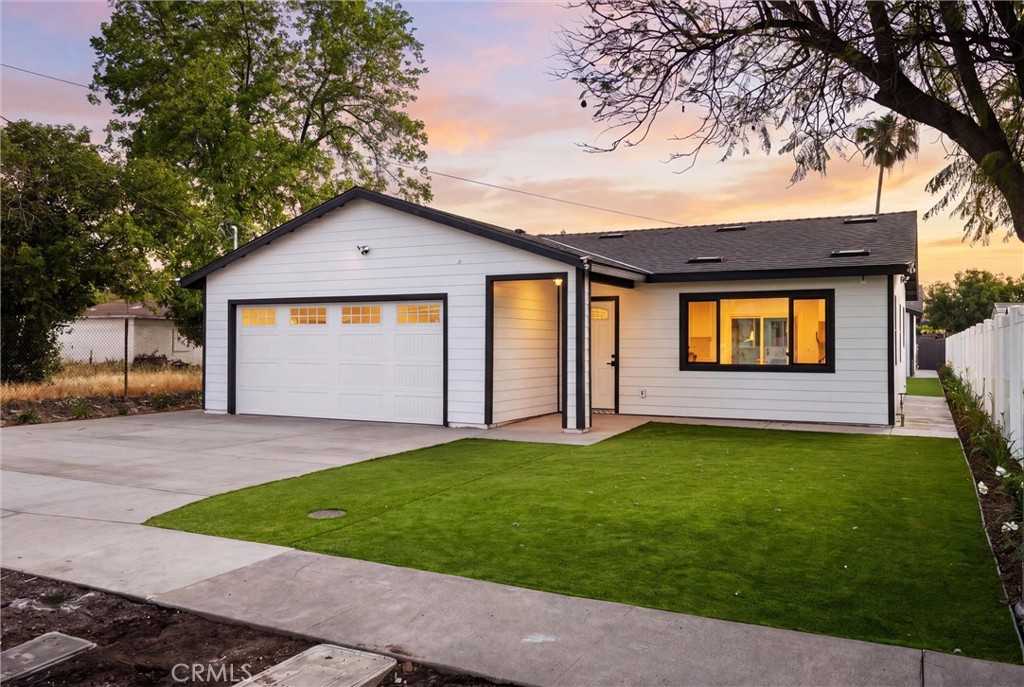 871 N. Perris
