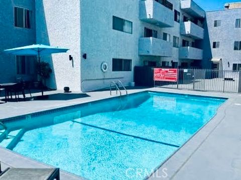 Photo of 620 N Sweetzer Ave, West Hollywood, CA 90048 (MLS # CV25239399)