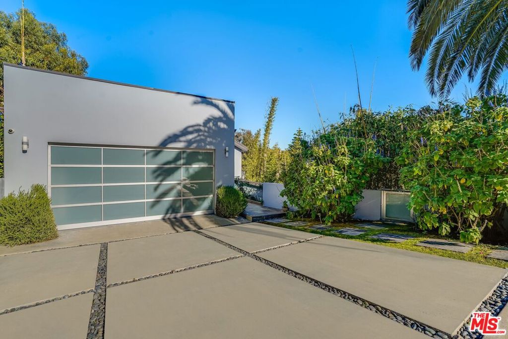 28927 W Beach Lane
