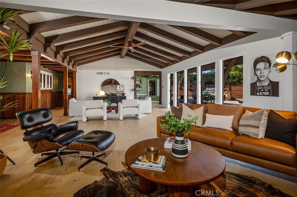 1430 La Perla Avenue