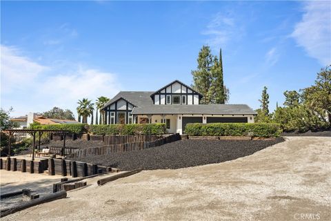 Photo of 529 Manzanita Road, Redlands, CA 92373 (MLS # IG25103020)