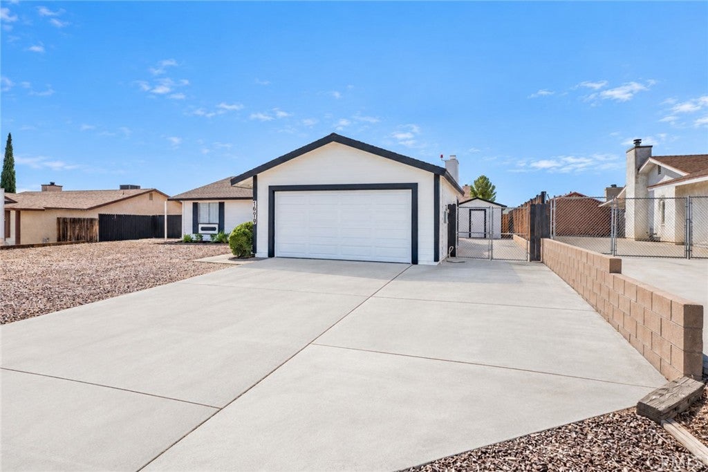 16819 Hidden Creek