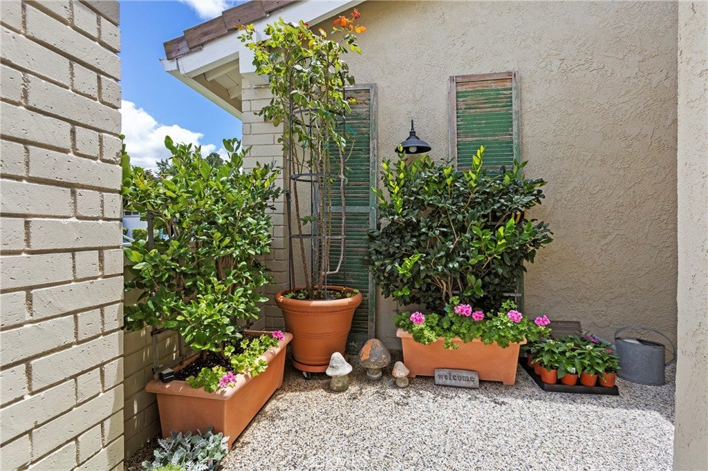 28142 Via Bello