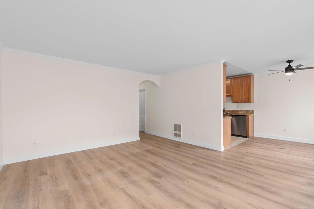 4483 Winona Avenue Unit 5