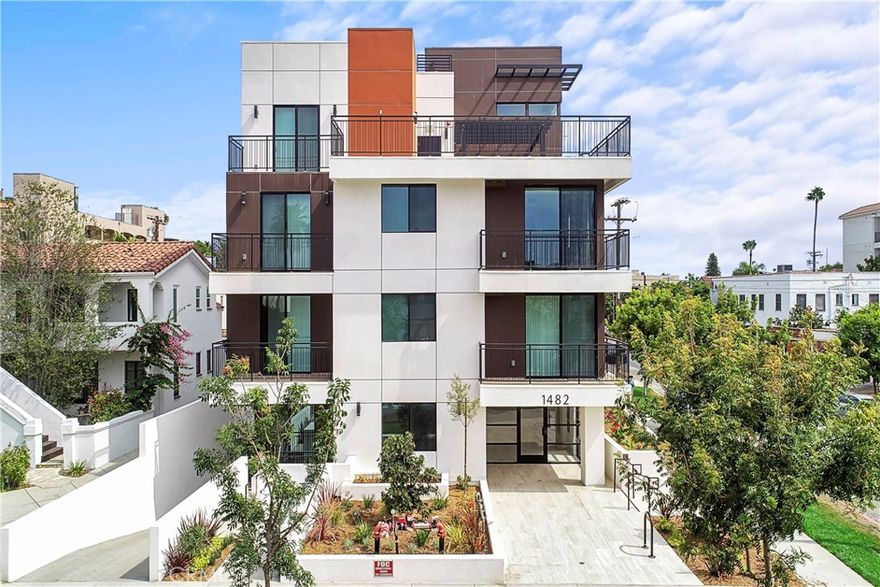 This building in located in the luxury community of Los Angeles in the heart of Pico/Robertson. This modern luxury apartment building has this residence with an open floor plan, brass finishes, in unit washer and dryers, stainless steel appliances, large windows that provide tons of natural sunlight and a large balcony. One parking spaces is offered in the secured, gated parking garage. Conveniently located in between La Cienega Blvd and S Robertson Blvd, close to the Santa Monica FWY, walking distance to trendy shops and restaurants. Please call or text us to schedule a tour.