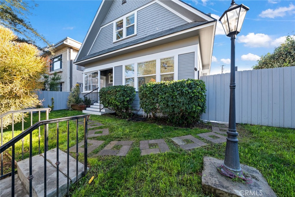 1148 Chestnut Avenue