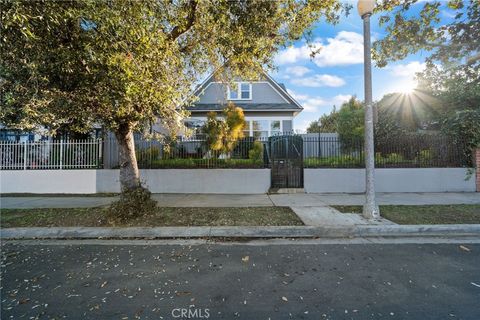 Photo of 1148 Chestnut Avenue, Long Beach, CA 90813 (MLS # PW25270409)