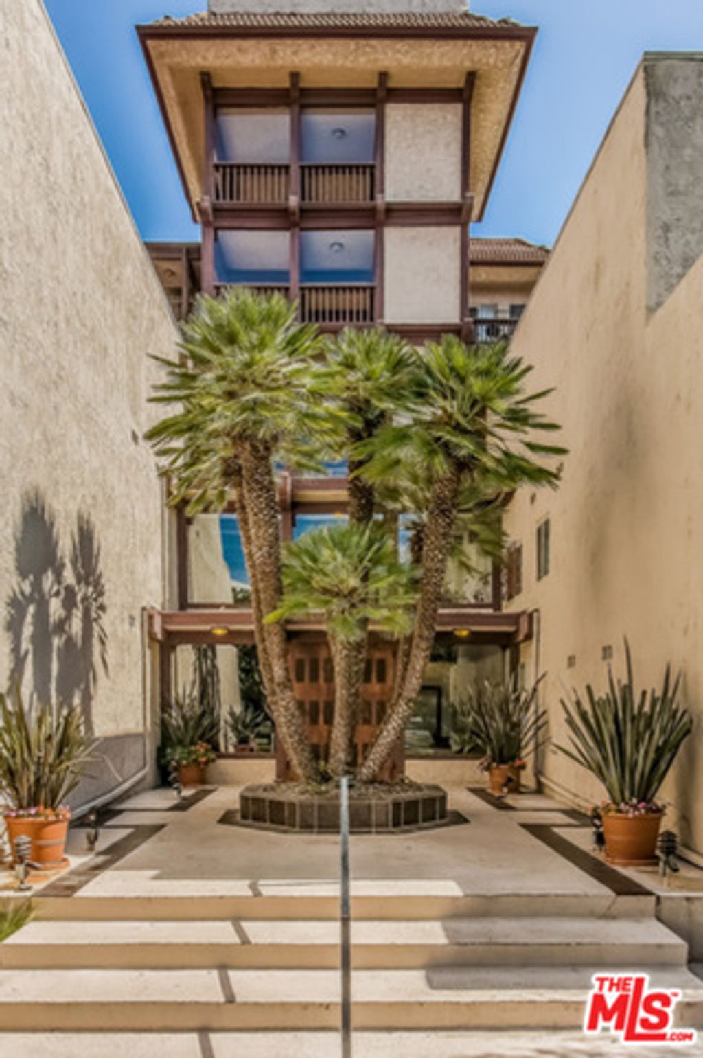 listing image 130726467943492184306