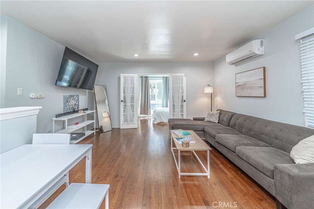 325 Cedar