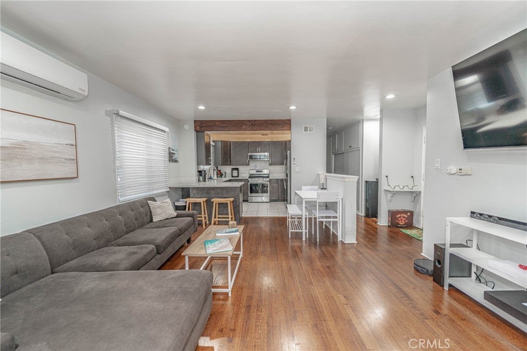 325 Cedar