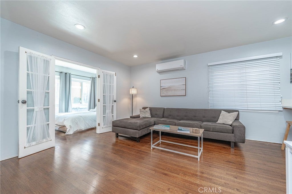 325 Cedar Ave