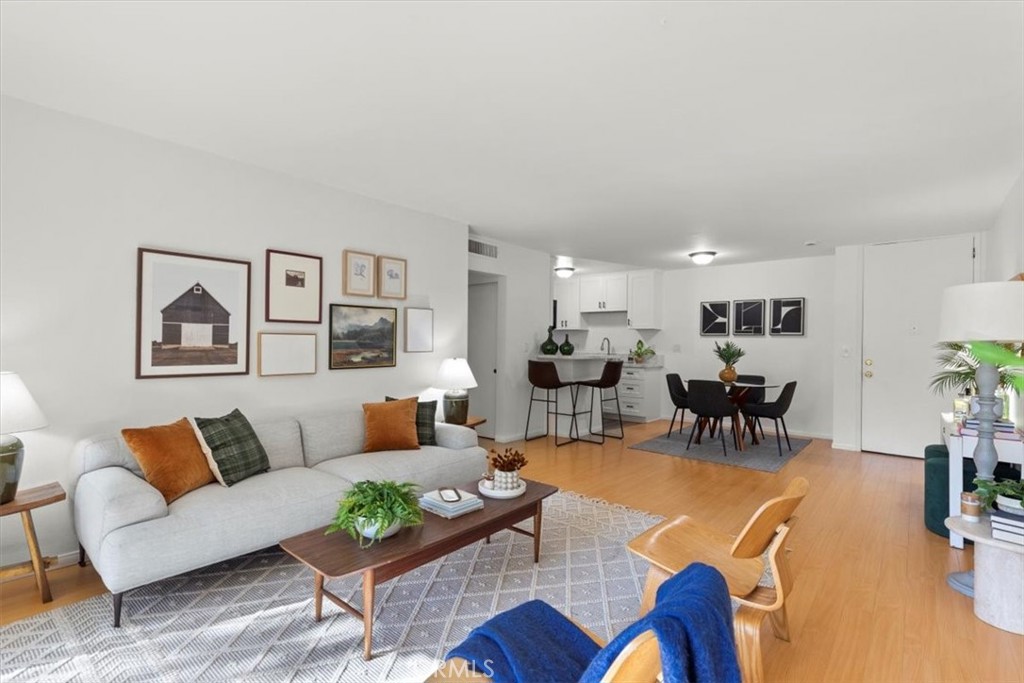 576 N Bellflower Blvd 128