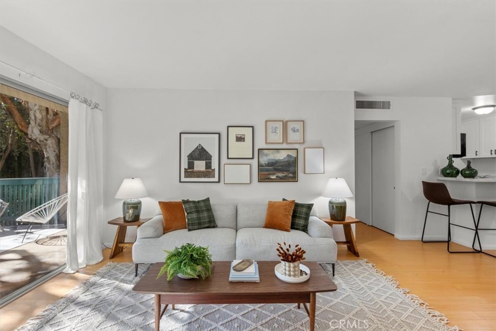 576 N Bellflower Blvd 128