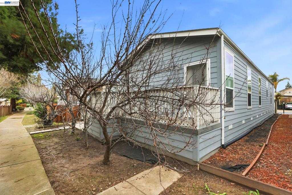 3231 Vineyard Ave #141