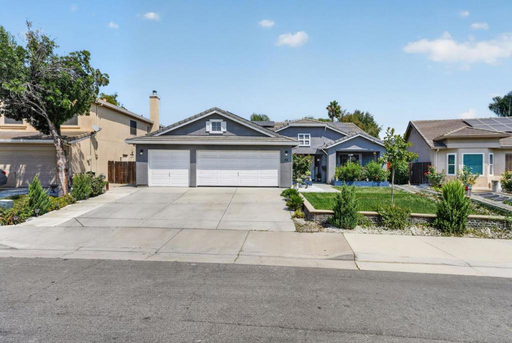 1674 Iris Street