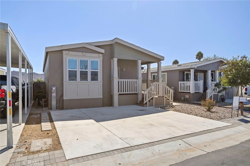 8086 Mission Boulevard 39