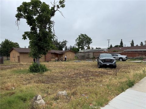 Photo of 18573 Farjardo St, Rowland Heights, CA 91748 (MLS # AR26067143)