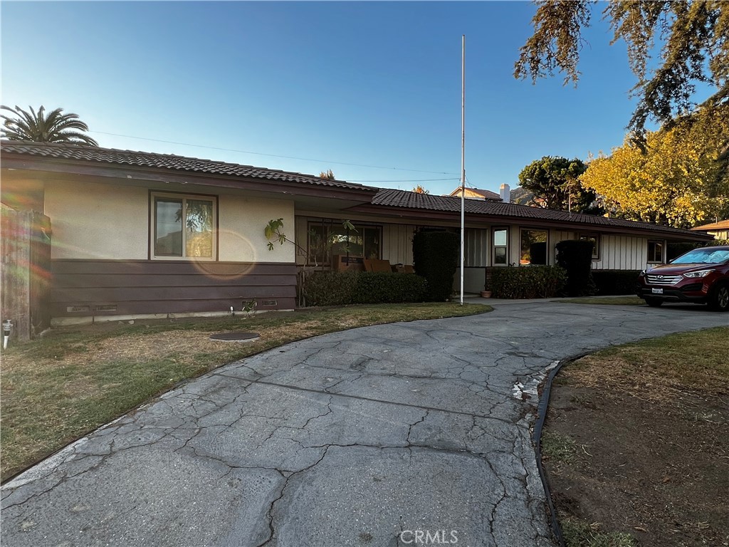 Properties 4 319 Tocino Drive