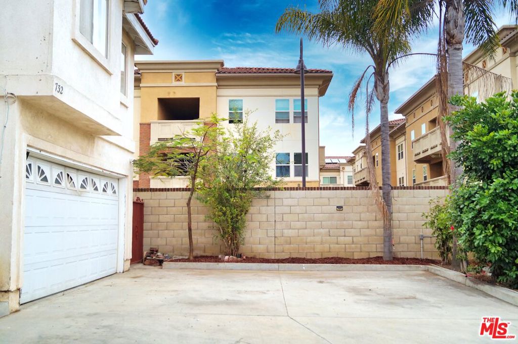 732 N Figueroa Street