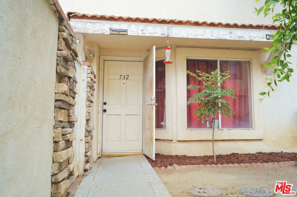 732 N Figueroa Street