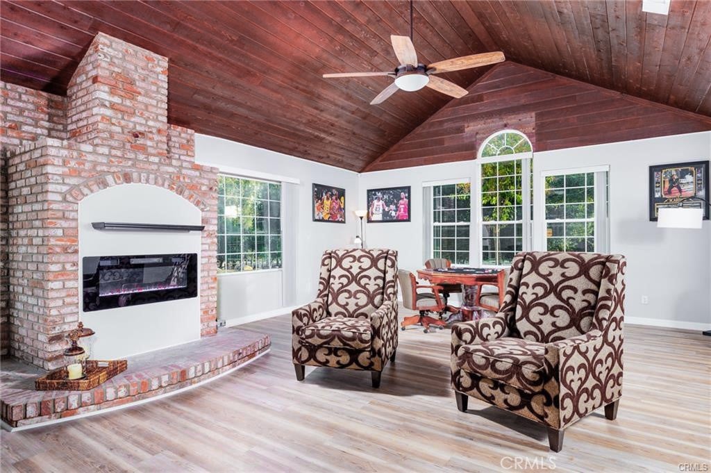 38151 Calle De Lobo
